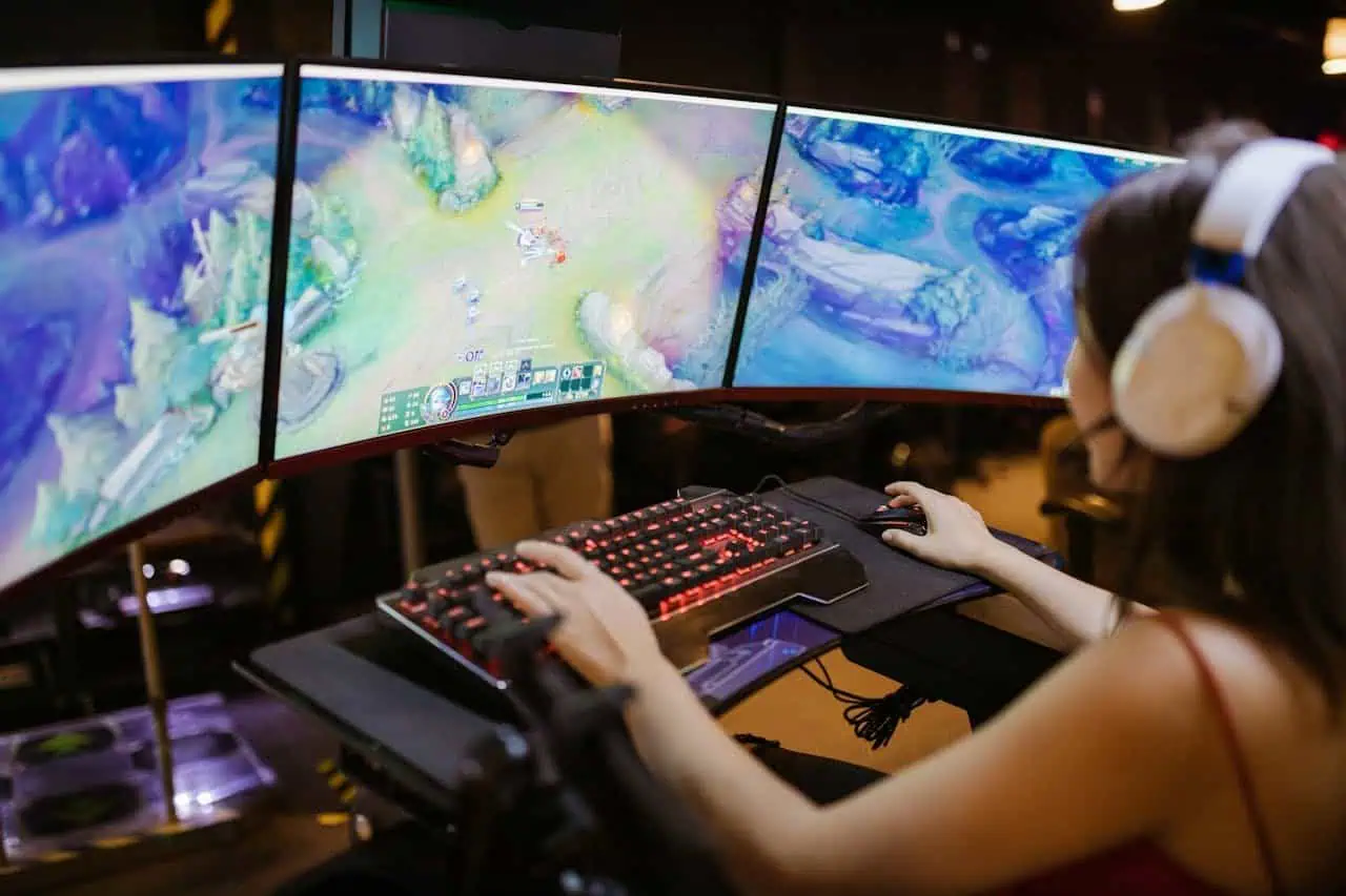 female gamer