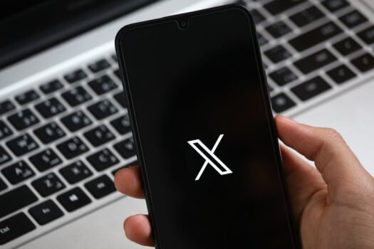 X AI