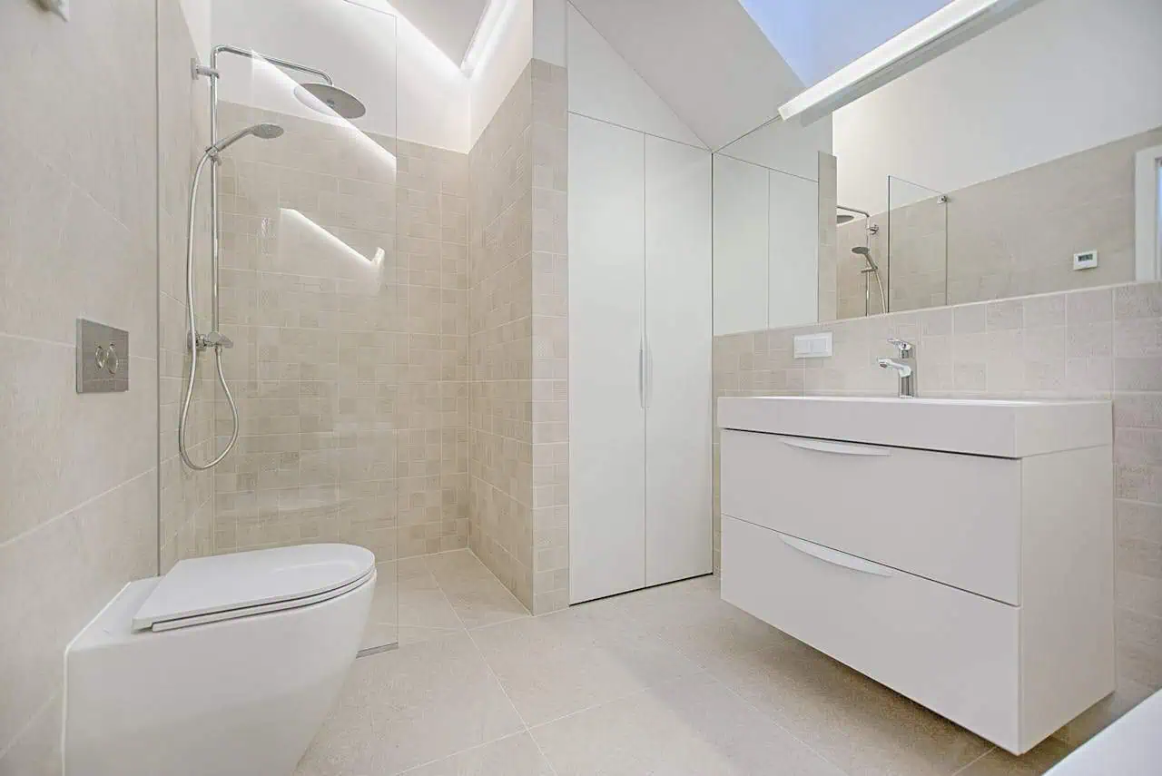 minimalist bathroom