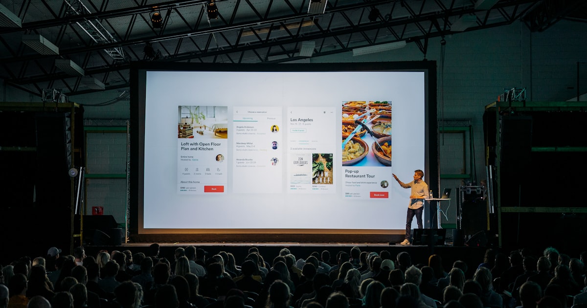 Karri Saarinen presenting at Nordic Design